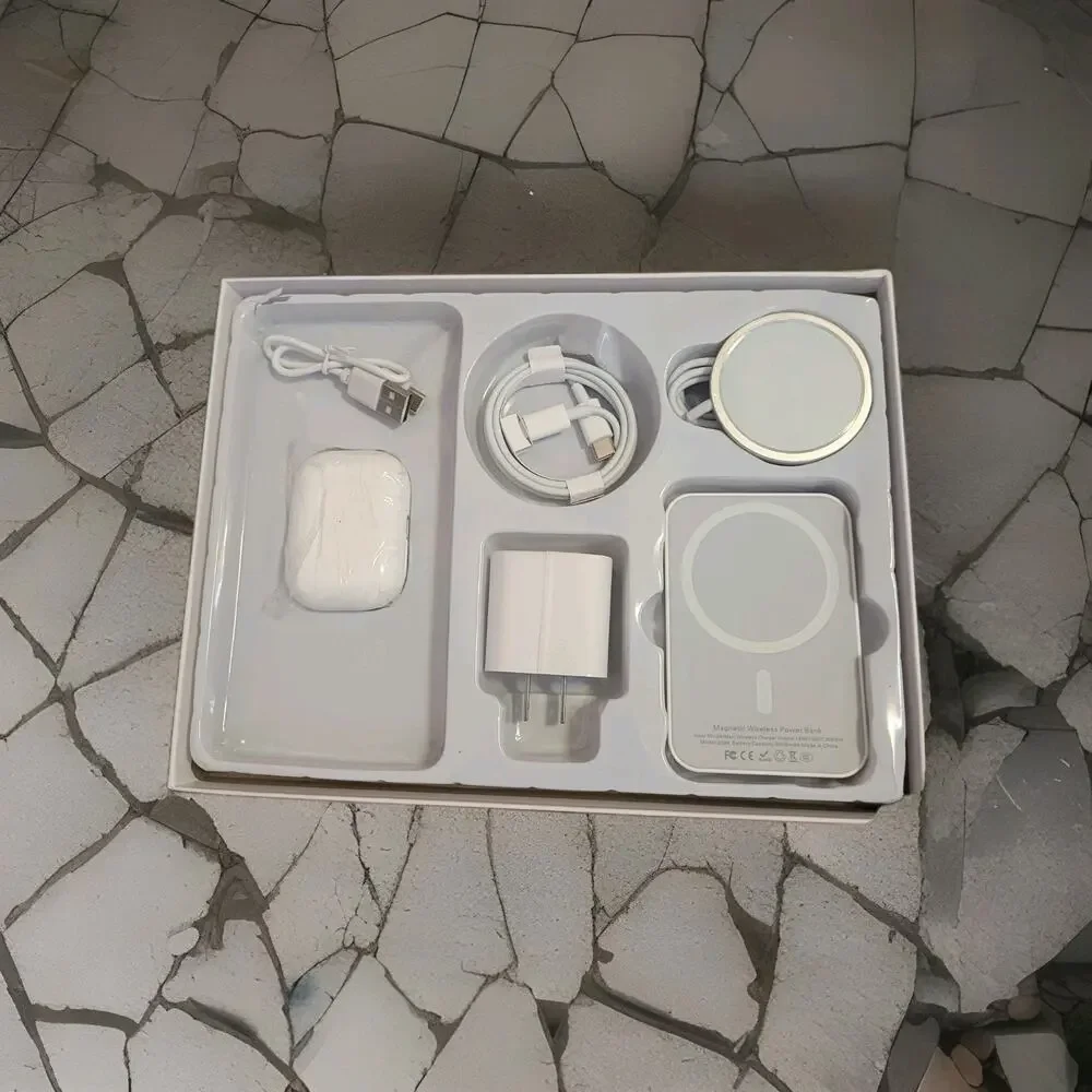 Accessories Gift Box 6 In 1 (type C connection) for cellphones. See pictures